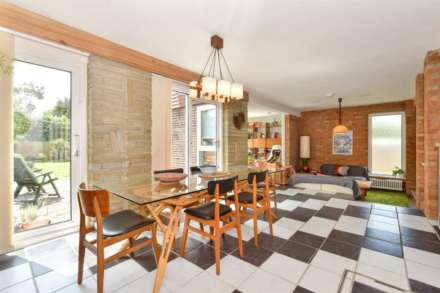 Collins Way, Brentwood, Image 5
