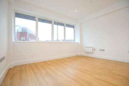 Fairfield Road, Brentwood, Image 4