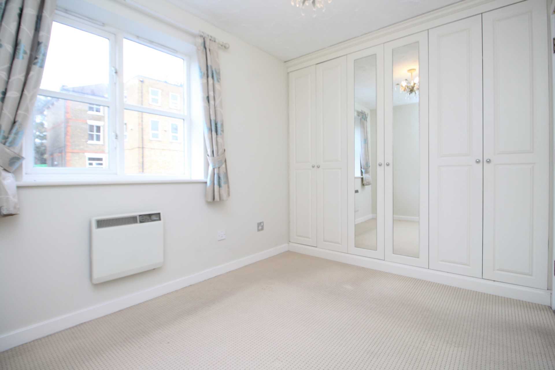 Gresham Close, Brentwood, Image 4