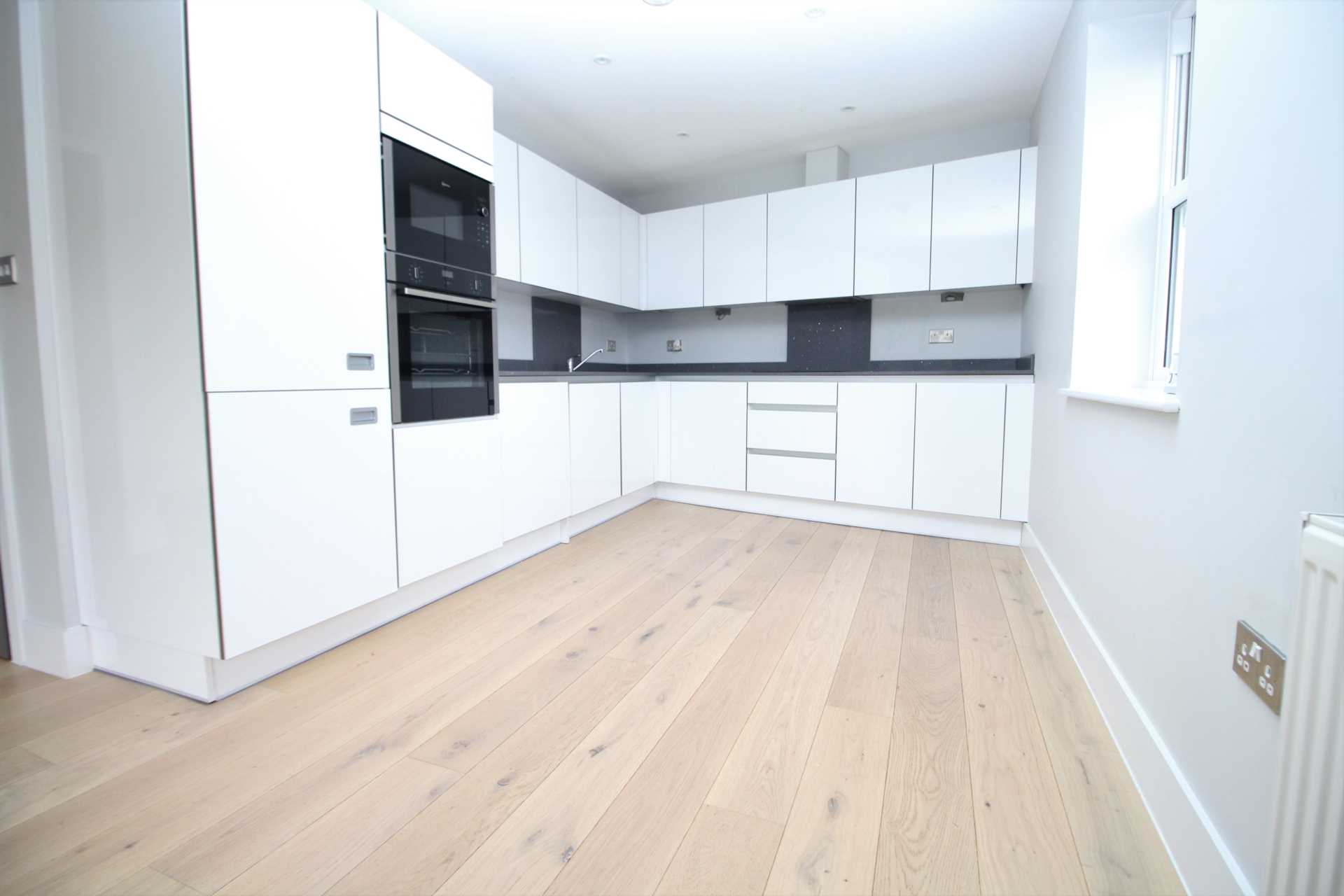 Fairfield Road, Brentwood, Image 4