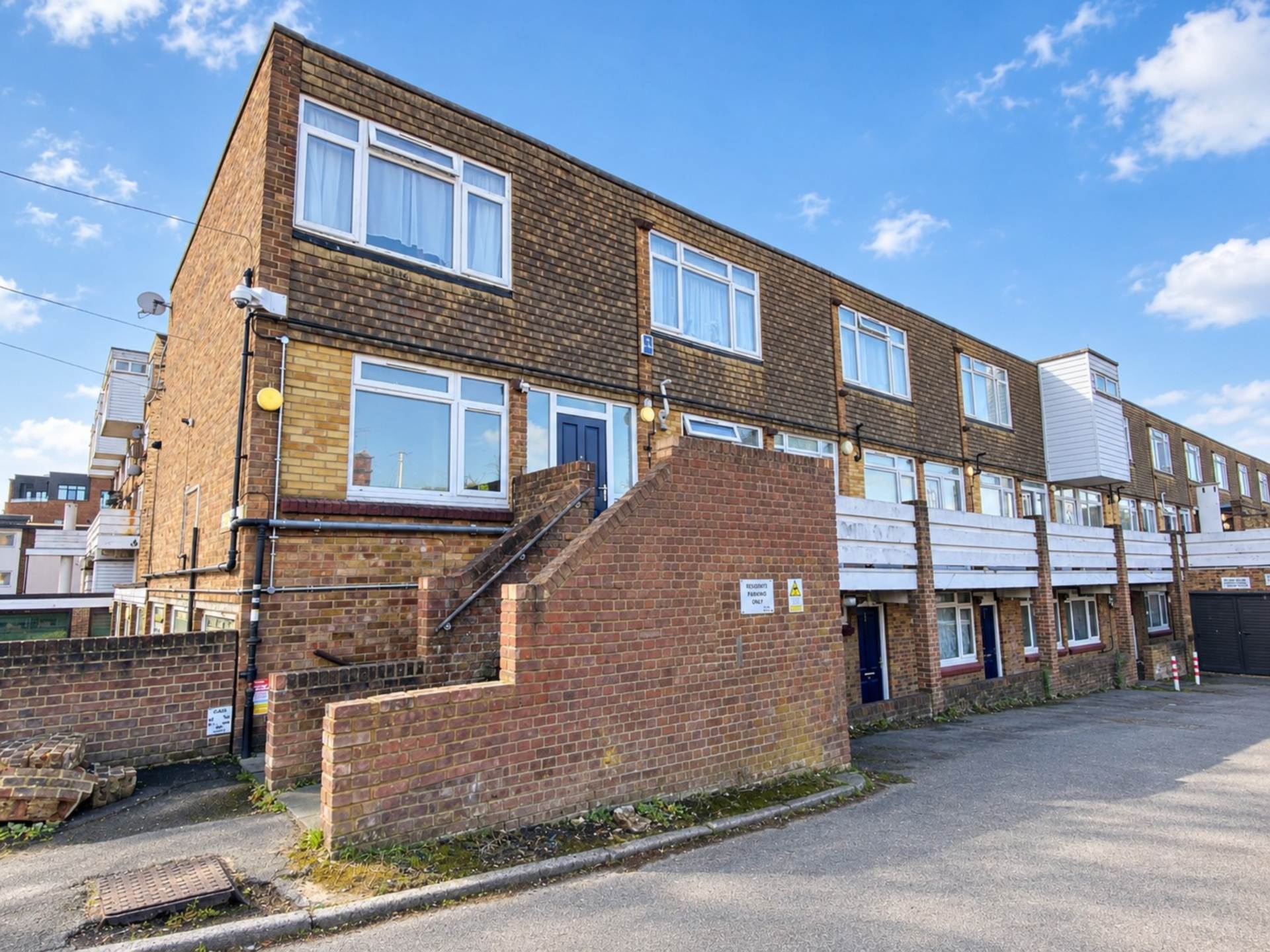 Railway Square, Brentwood, Image 1