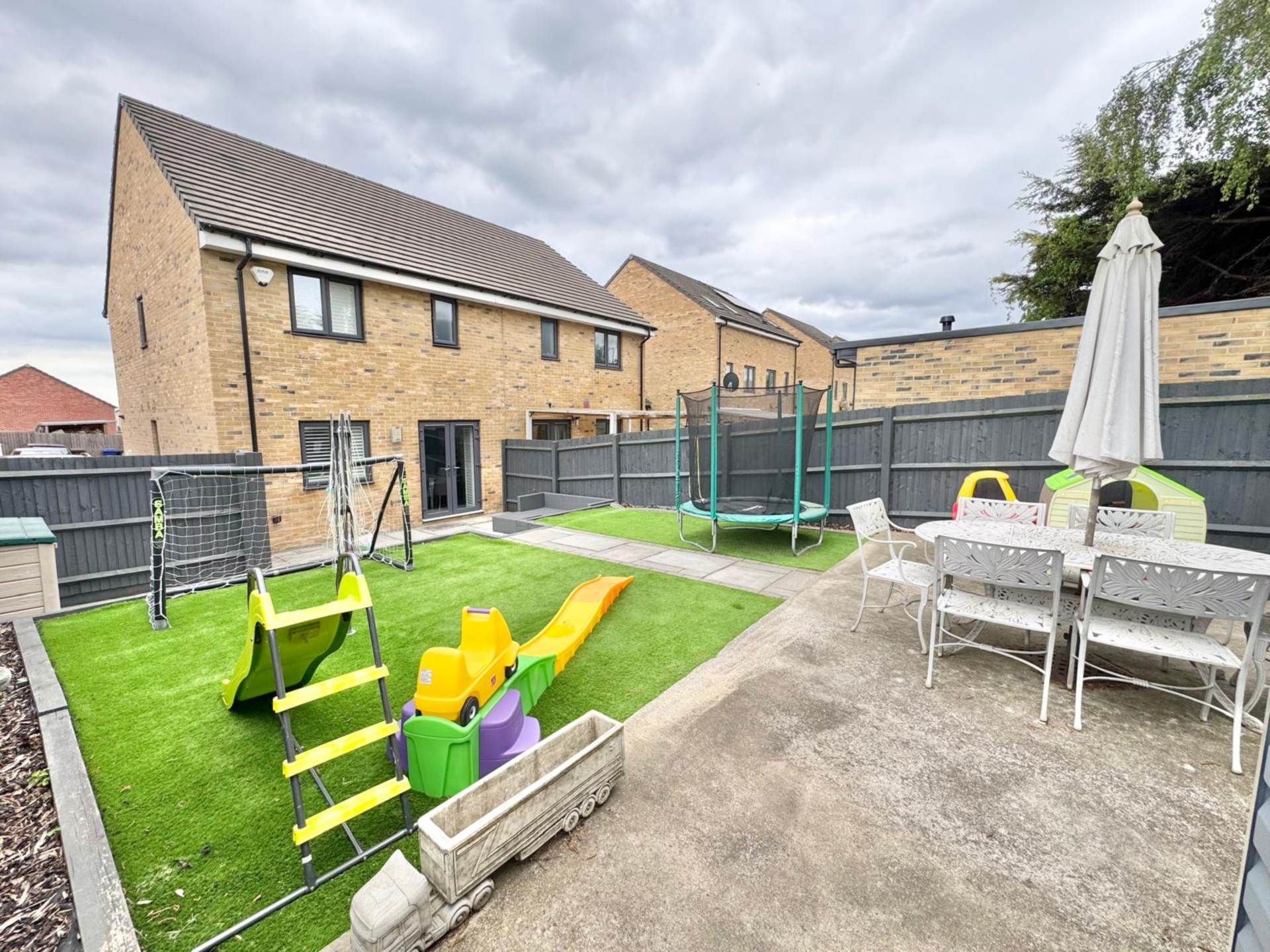 Belhouse Avenue, Aveley, Image 9