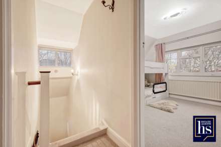 Homestead Private Estate, Brentwood, Image 16