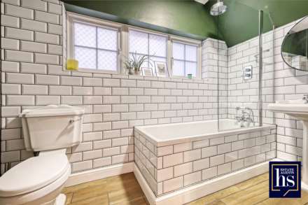 Homestead Private Estate, Brentwood, Image 17