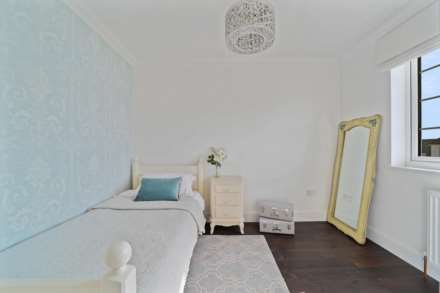 Wansford Close, Brentwood, Image 21