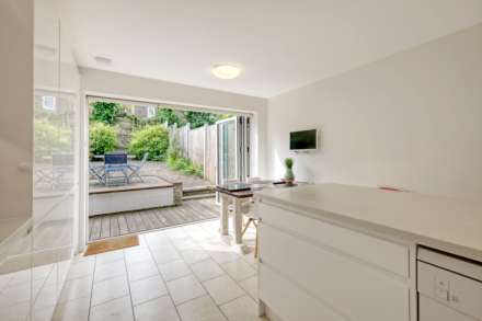 Regency Court, Brentwood, Image 2