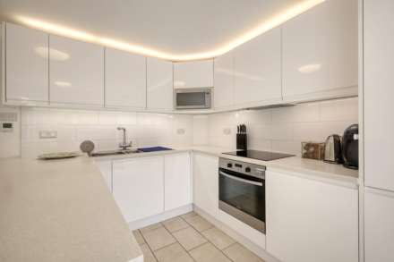 Regency Court, Brentwood, Image 3