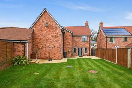 Watlington Gardens, Brentwood, Image 2