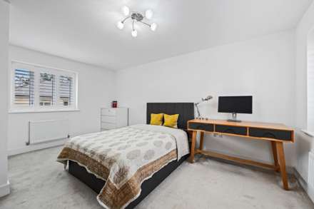 Watlington Gardens, Brentwood, Image 4