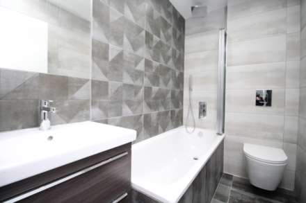 Queens House, Brentwood, Image 3