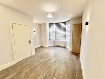 Queens House, Brentwood, Image 6