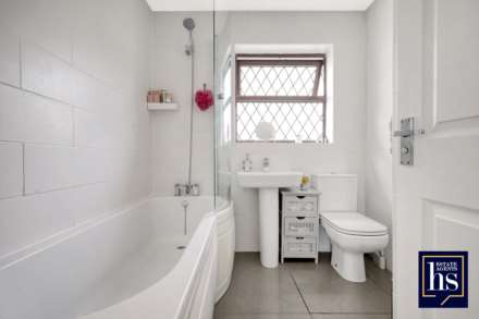 Roding Drive, Kelvedon Hatch, Image 16