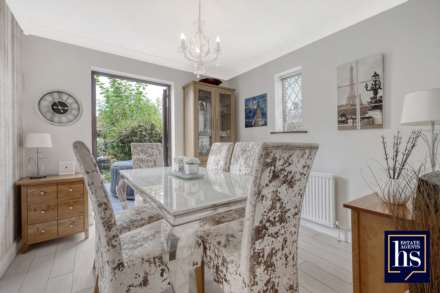 Roding Drive, Kelvedon Hatch, Image 3