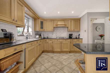 Roding Drive, Kelvedon Hatch, Image 5