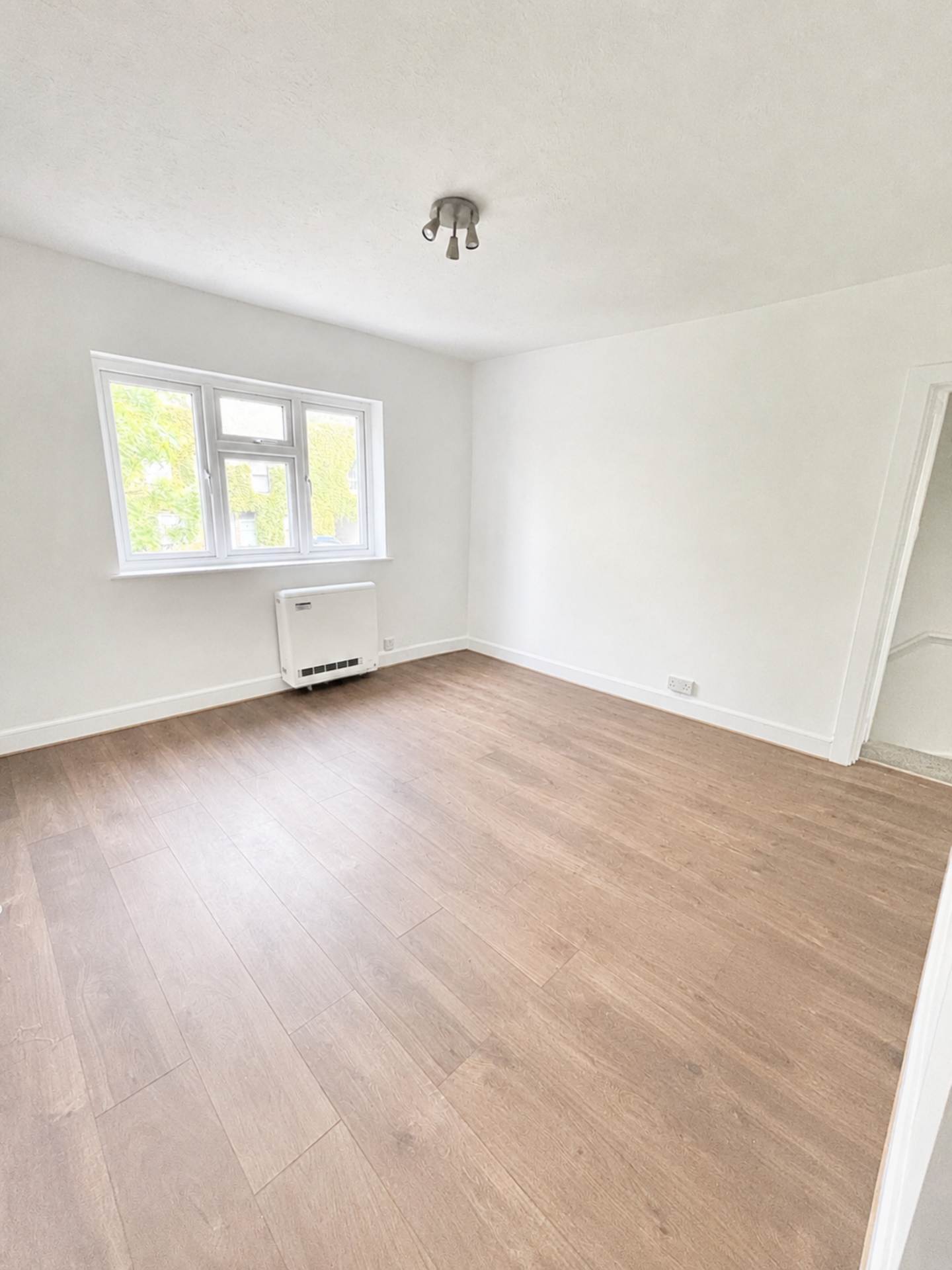 Crescent Road, Brentwood, Image 2