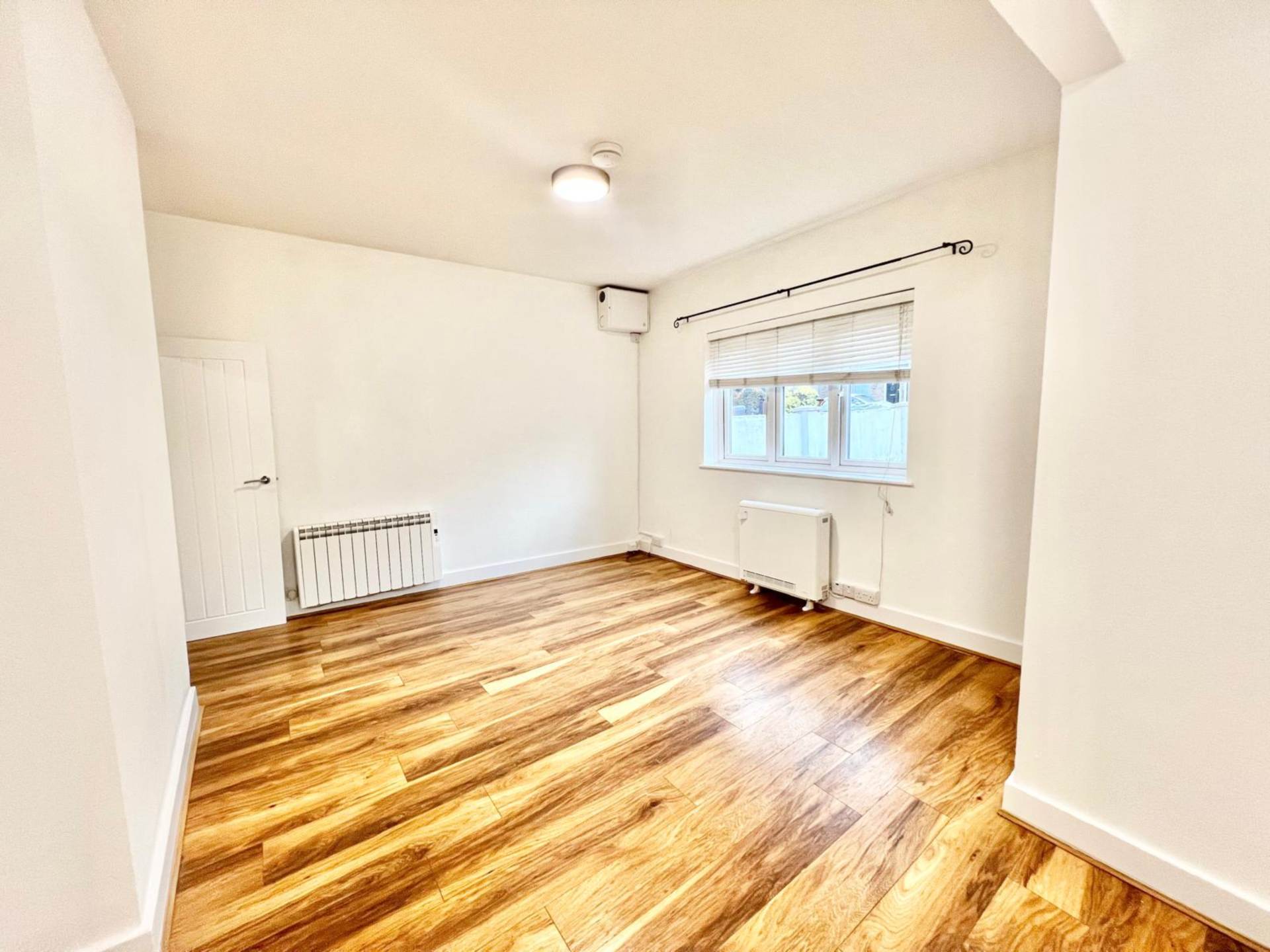 Crescent Road, Brentwood, Image 2