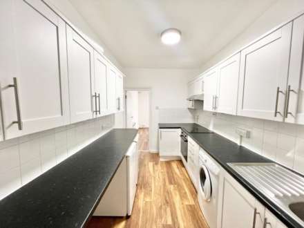 Crescent Road, Brentwood, Image 4