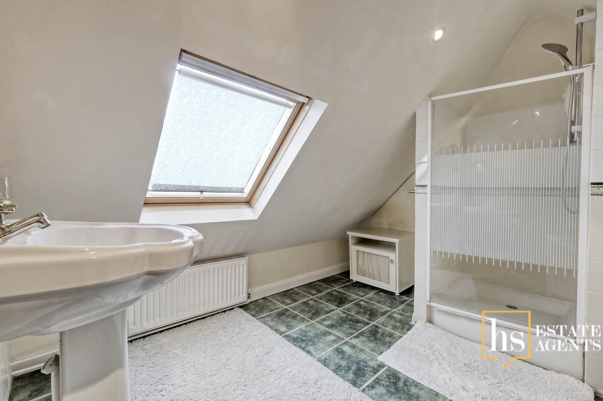 Hillside Walk, Brentwood, Image 14