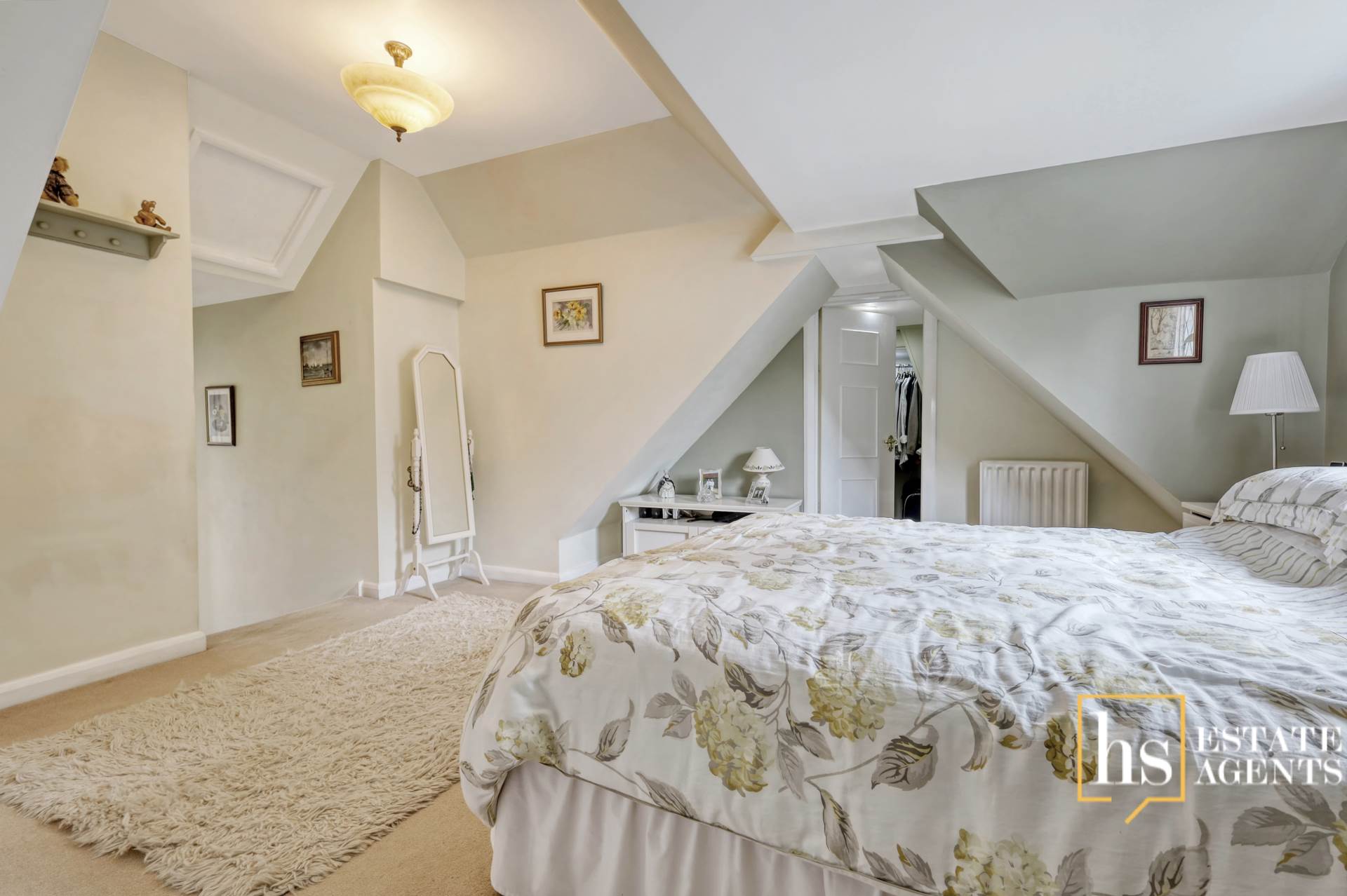 Hillside Walk, Brentwood, Image 15