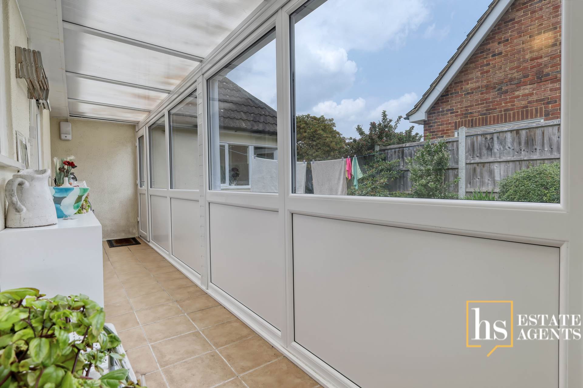 Hillside Walk, Brentwood, Image 19