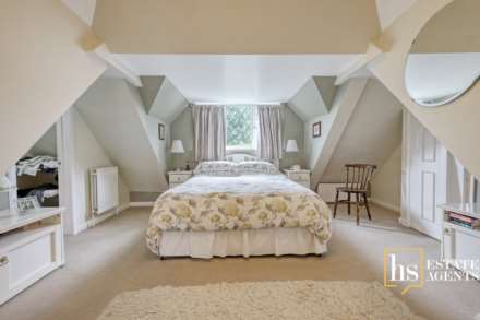 Hillside Walk, Brentwood, Image 12