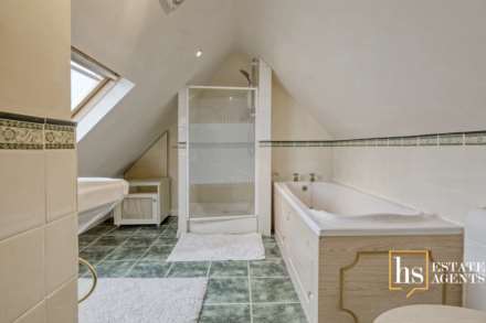 Hillside Walk, Brentwood, Image 13