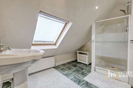 Hillside Walk, Brentwood, Image 14