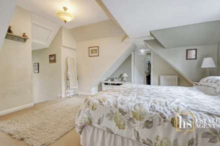 Hillside Walk, Brentwood, Image 15