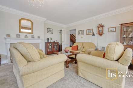 Hillside Walk, Brentwood, Image 25