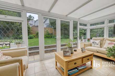 Hillside Walk, Brentwood, Image 26