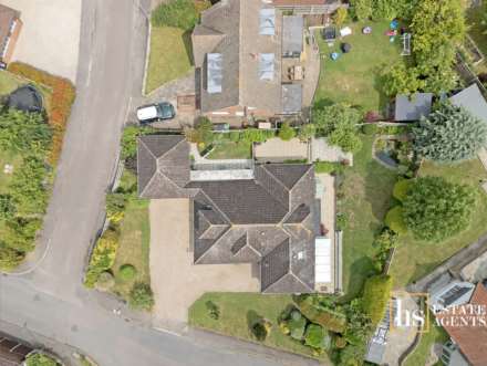 Hillside Walk, Brentwood, Image 3