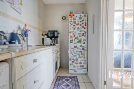 Hillside Walk, Brentwood, Image 40