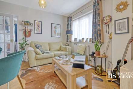 Hillside Walk, Brentwood, Image 41