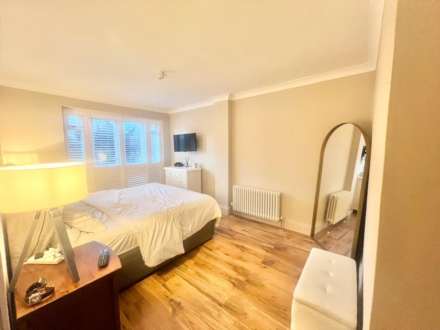 Wansford Close, Brentwood, Image 16