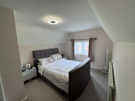 High Street, Brentwood, Image 12