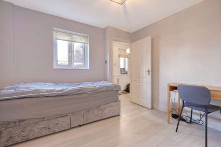 Fyfield Close, Brentwood, Image 10