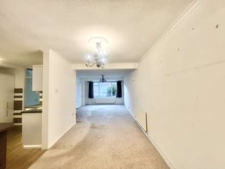 Newlands Close, Brentwood, Image 4