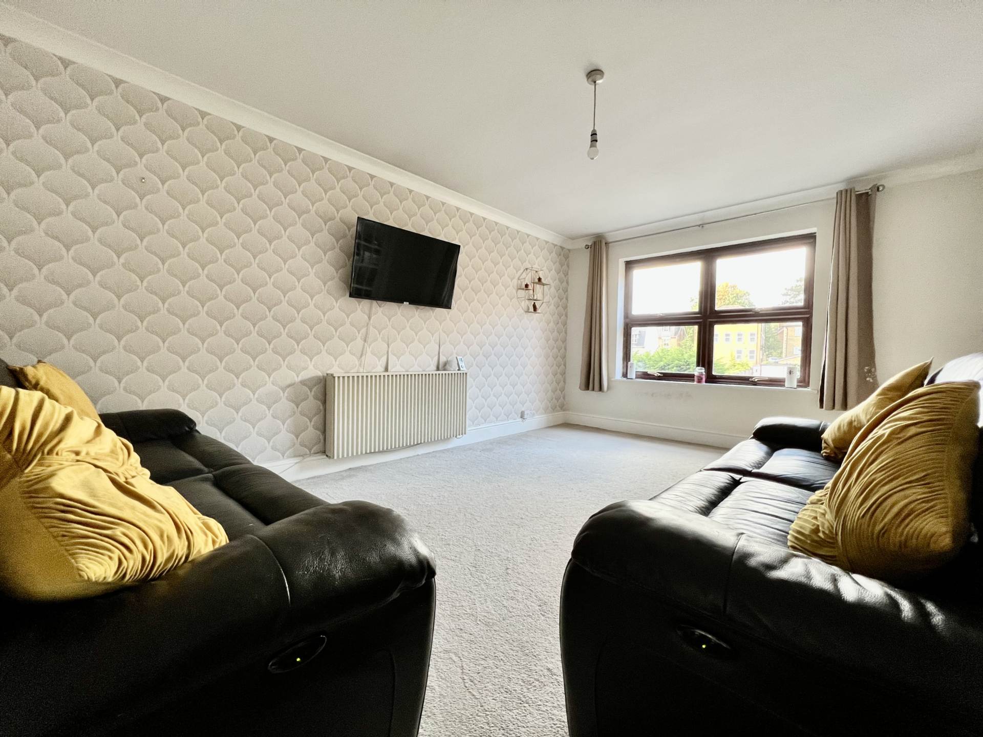 Gresham Court, Brentwood, Image 4