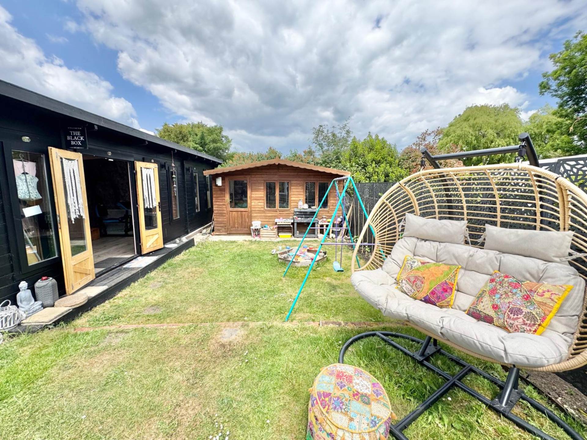 Orchard Lane, Brentwood, Image 13