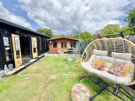 Orchard Lane, Brentwood, Image 13