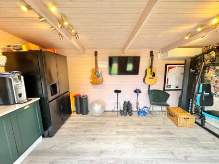 Orchard Lane, Brentwood, Image 14