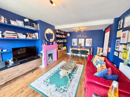 Orchard Lane, Brentwood, Image 3