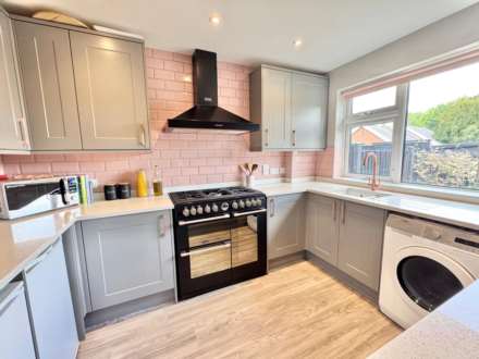 Orchard Lane, Brentwood, Image 6