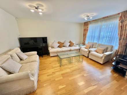 Kensington Road, Pilgrims Hatch, Brentwood, Image 6