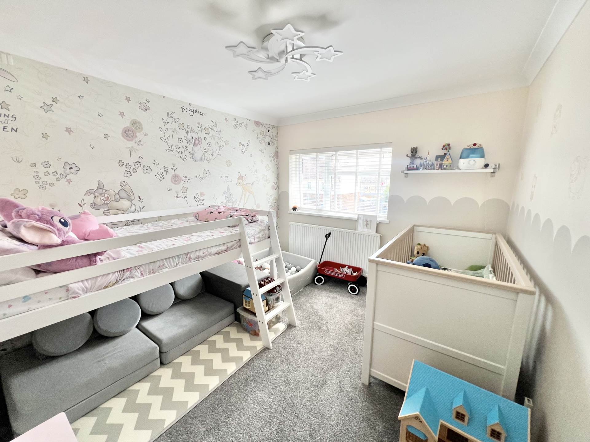 Stuart Close, Brentwood, Image 8