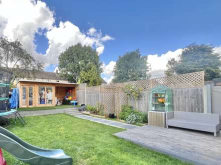 Stuart Close, Brentwood, Image 10