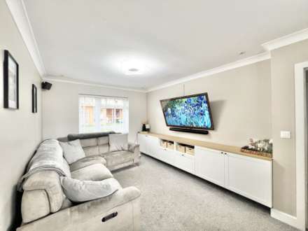 Stuart Close, Brentwood, Image 2
