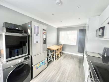 Stuart Close, Brentwood, Image 4
