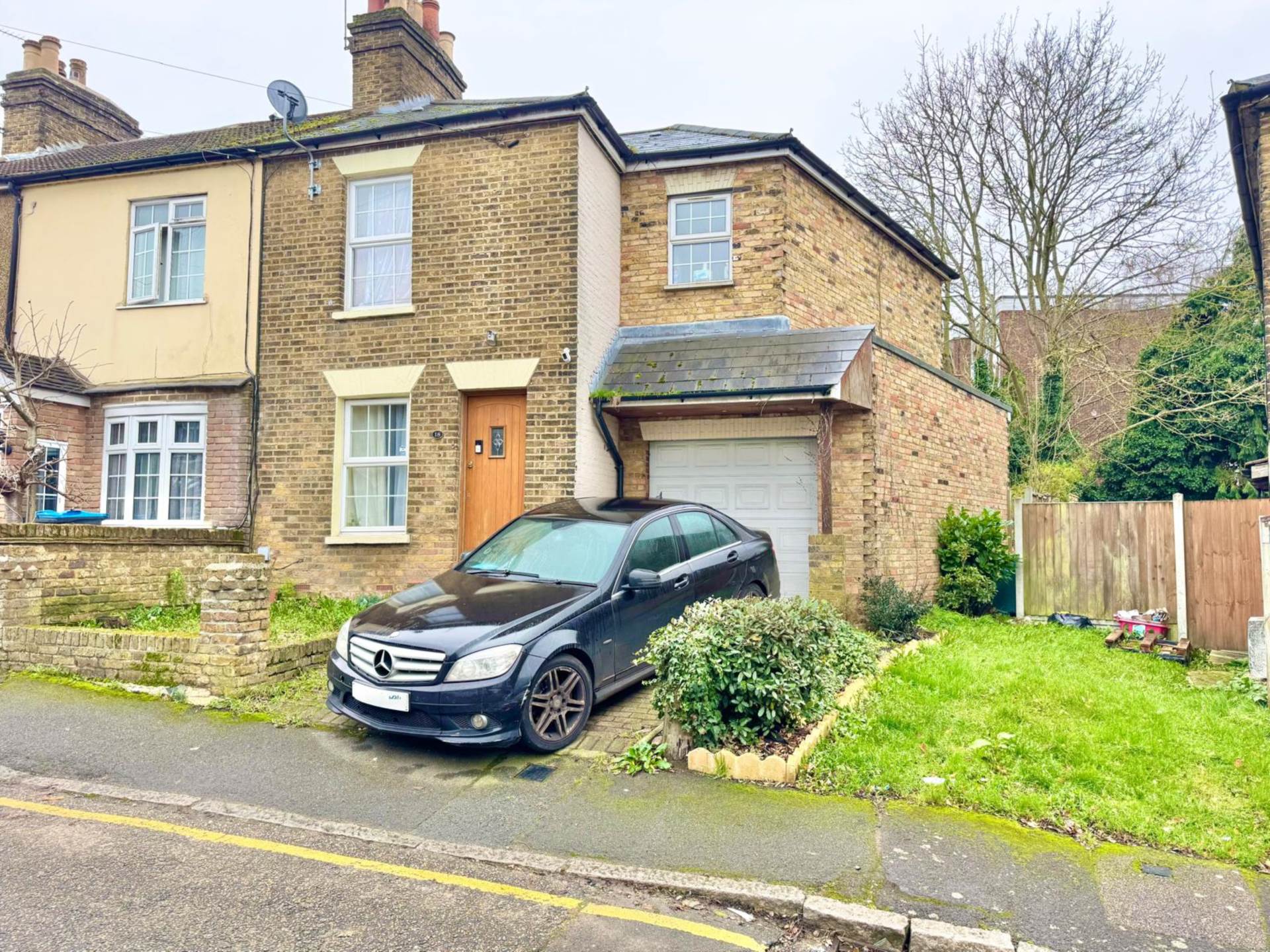 Tower Hill, Brentwood, Image 2