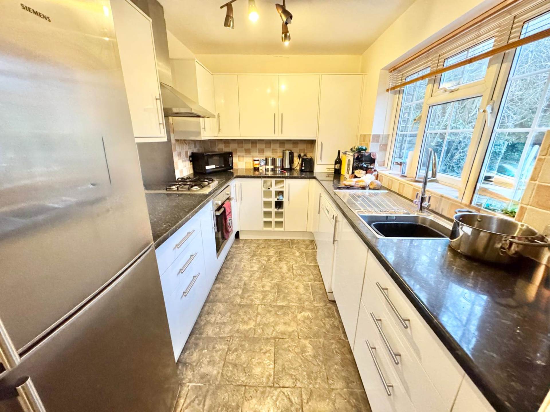 Tower Hill, Brentwood, Image 4